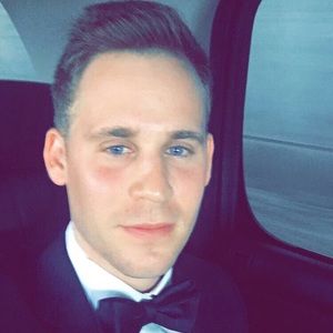 Meet your Posher, Cayle